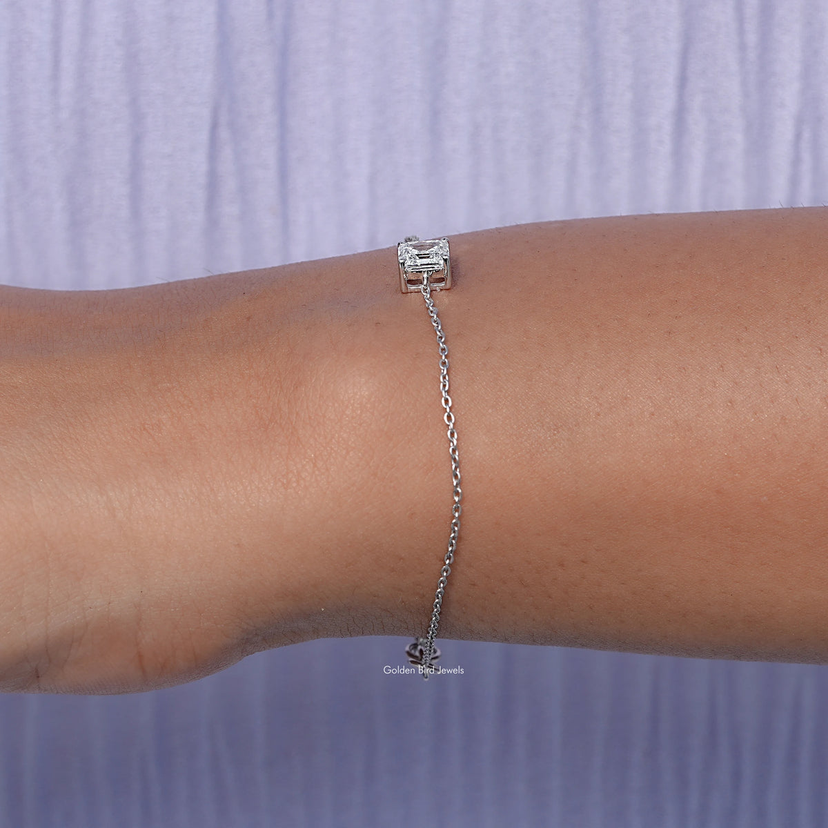 Side view of Asscher Cut chain Bracelet In White Gold