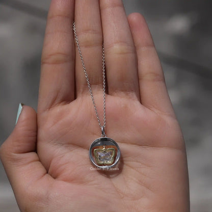 Close view of moissanite chain bracelet in secure setting 
