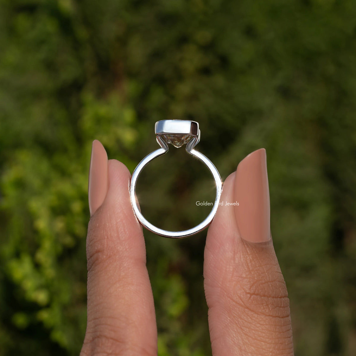 925 sterling silver solitaire ring, side profile with yellow center stone