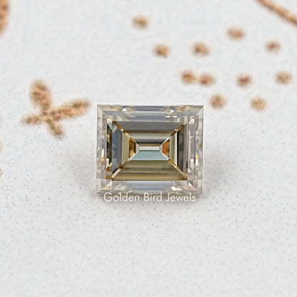 Square-cut moissanite loose stone, defined step facets in a clear tone