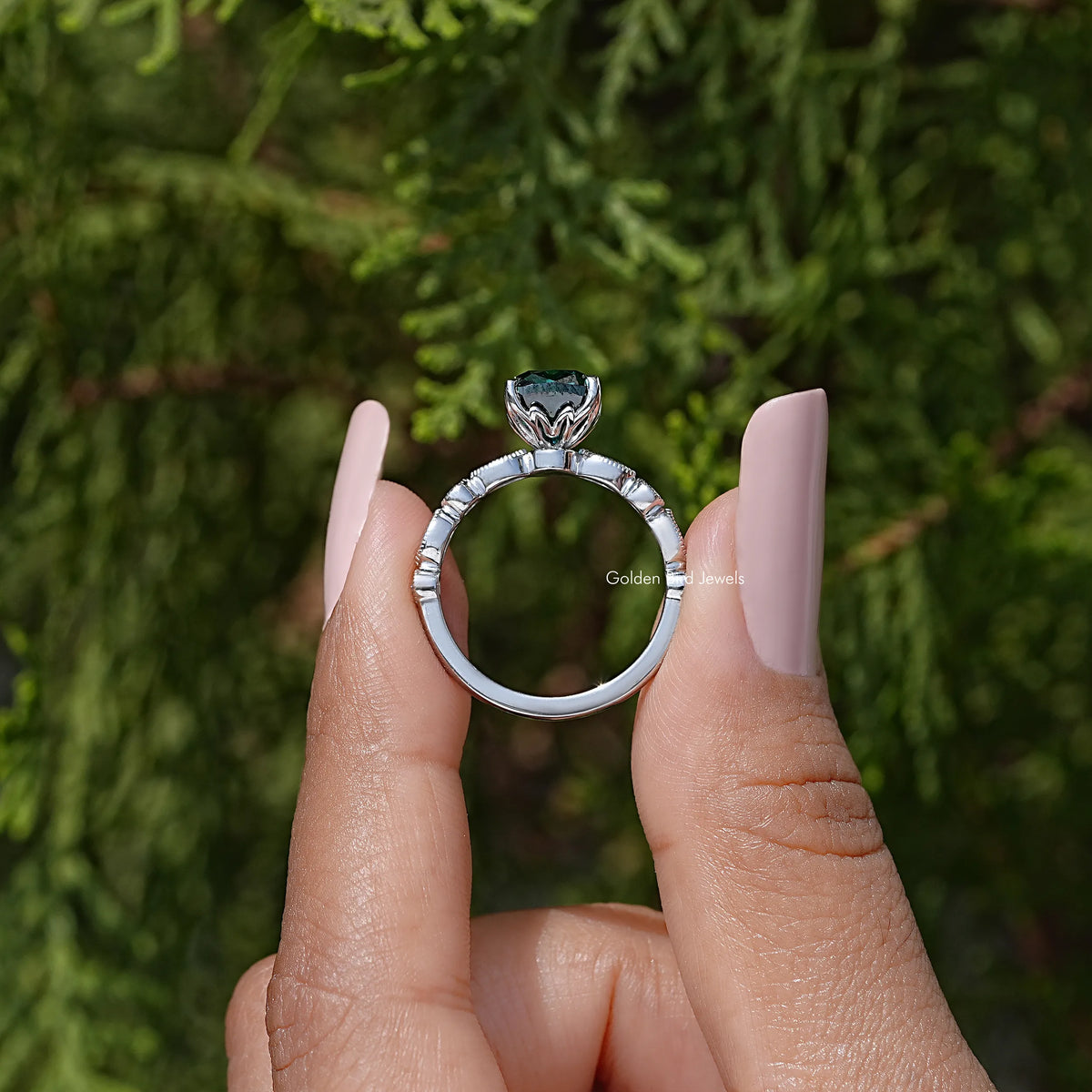 925 sterling silver moissanite engagement ring with cushion-cut teal center on round-link band