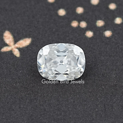 Cushion-cut moissanite loose stone, clear oval with bright facets