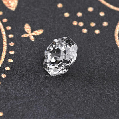 Close-up of a faceted round lab-grown diamond, crisp sparkle highlights