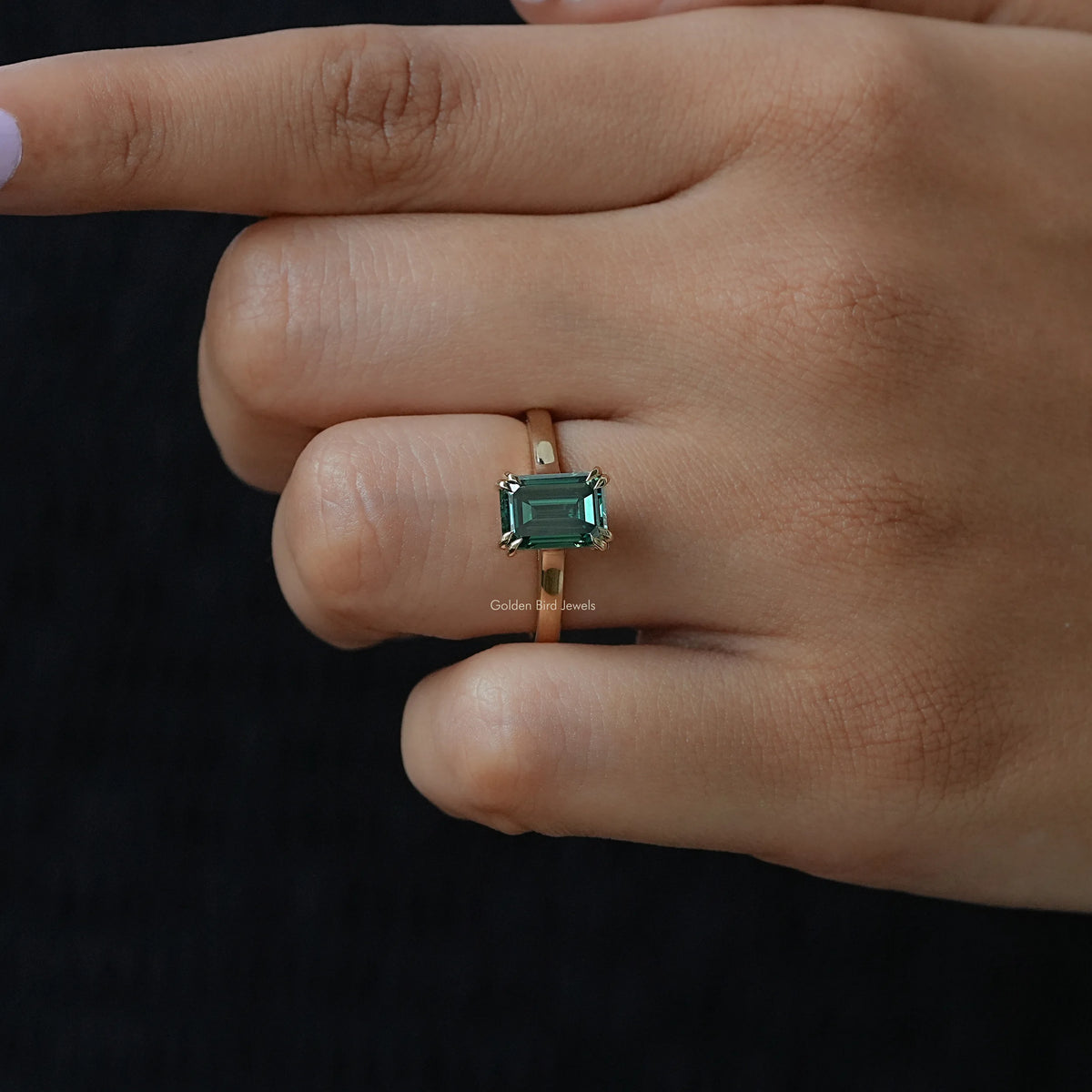 Close view of  solitaire moissanite engagement ring for women's wear 