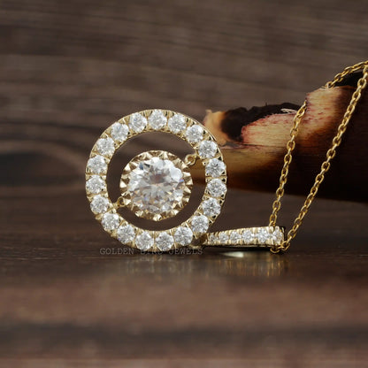 In front view of moissanite Round cut pendant
