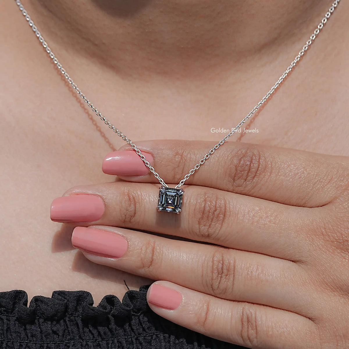 close view of Asscher Cu Moissanite Pendant
