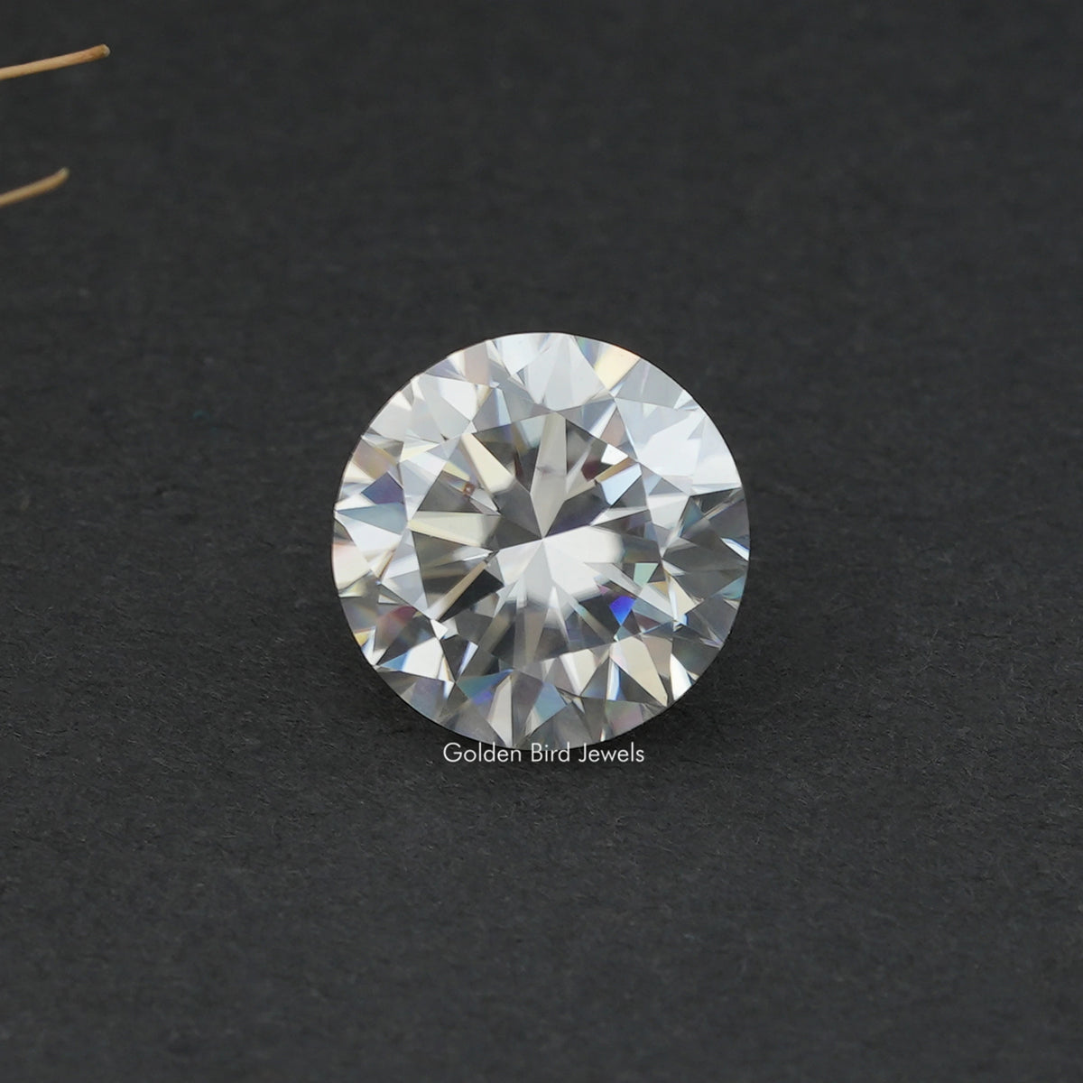 Round brilliant-cut moissanite gemstone, clear stone with sparkling facets
