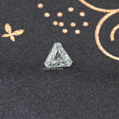 Single modified trillion-cut lab-grown diamond, clear faceted stone