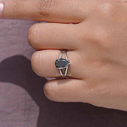 925 sterling silver ring with pear-cut black moissanite solitaire on slim split band