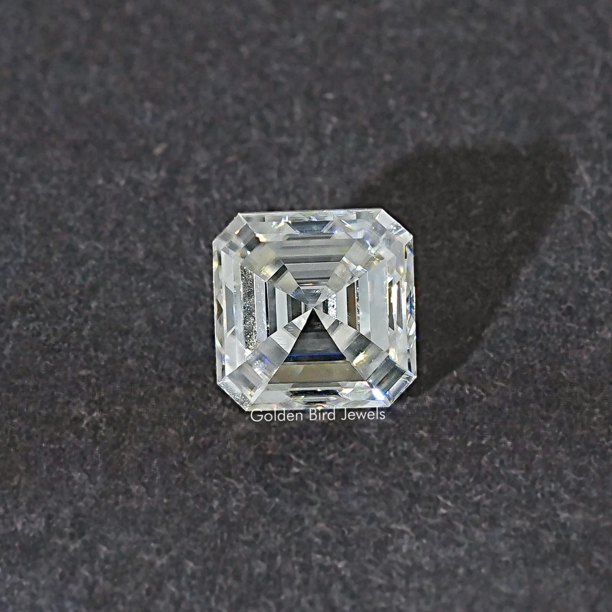 Off-white Asscher-cut moissanite loose stone, 2.85 CT, square step facets