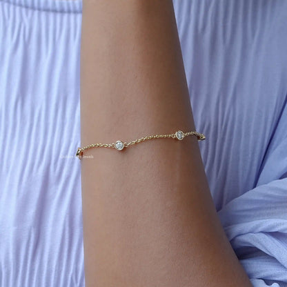 In front view of moissanite round Shape Bracelet