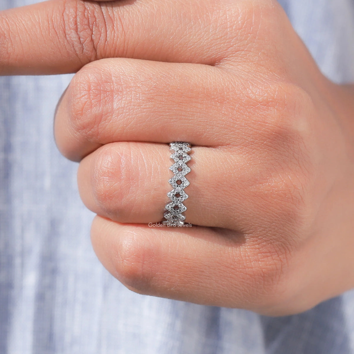 [14K White Gold Round Cut Interlock Zig Zag Band]-[Golden Bird Jewels]