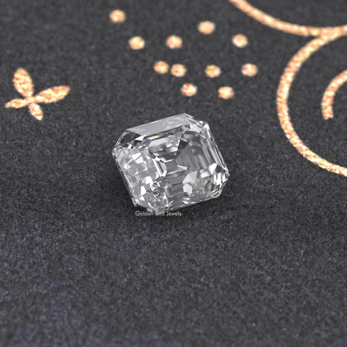 Emerald-cut lab-grown diamond, clear step-faceted center stone