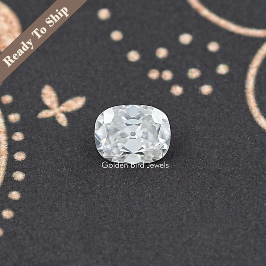 Cushion-cut moissanite loose stone, white sparkle in an oval shape