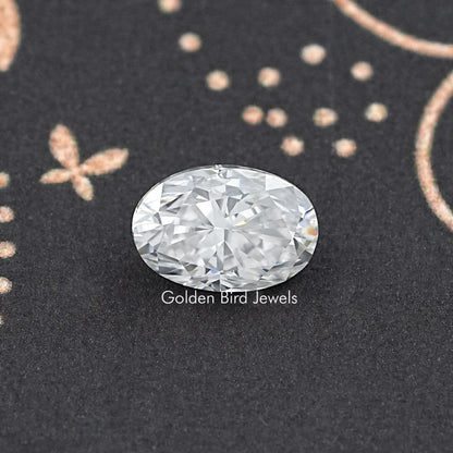Close-up oval moissanite loose stone with bright crushed-ice facets