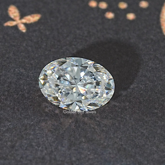 Oval-cut moissanite loose stone, large faceted oval gemstone close-up