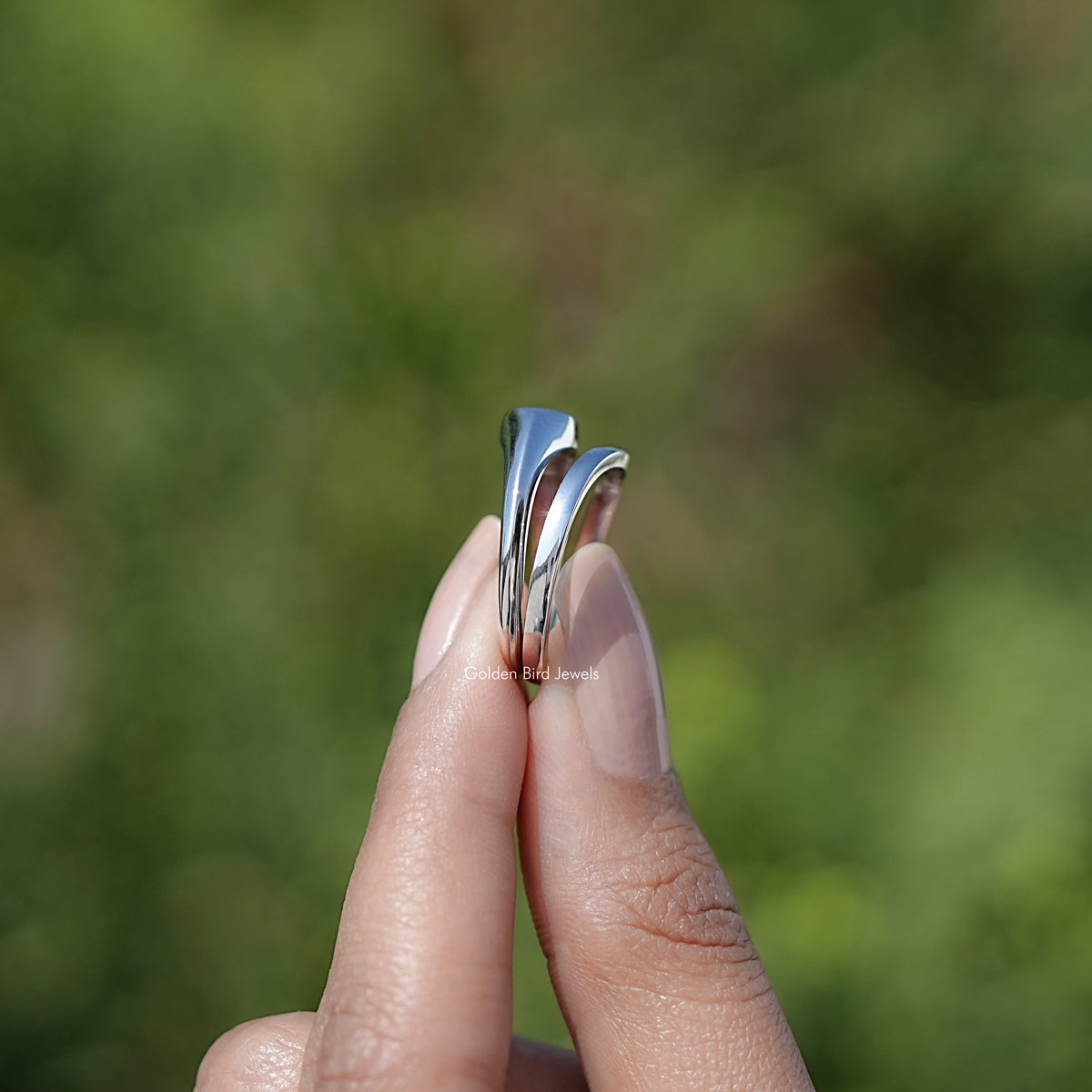 Side View of Pear Shaped Gemstone Bridal Ring Set
