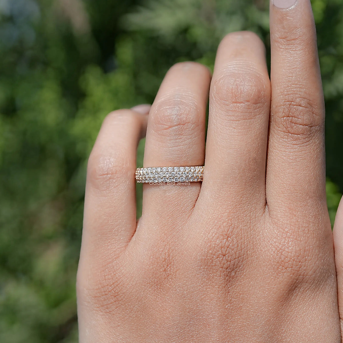 Front view of Round Cut Diamond Three Row Band