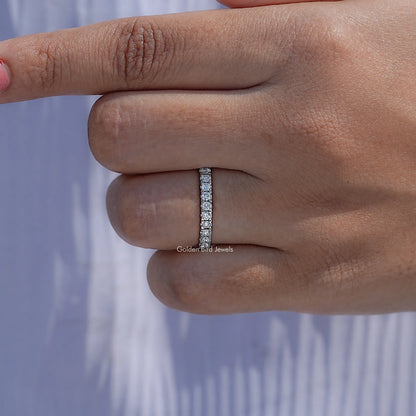 Close View Of Round Cut Lab Diamond Five Stone Halo Band
