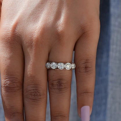 [Moissante Round Cut 5 Stone Band]-[Golden Bird Jewels]