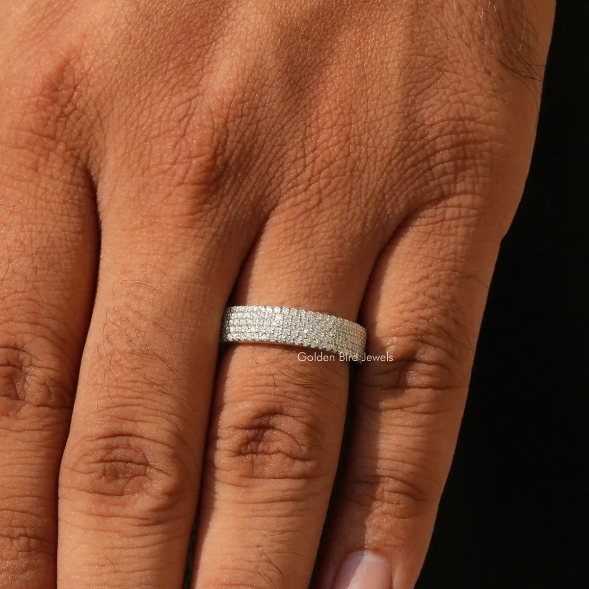 Detailed view of moissanite Round wedding ring