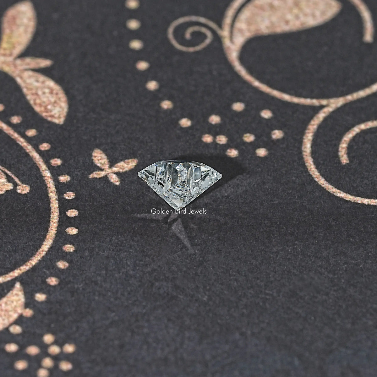 Star-cut lab diamond, clear faceted sparkle on dark background