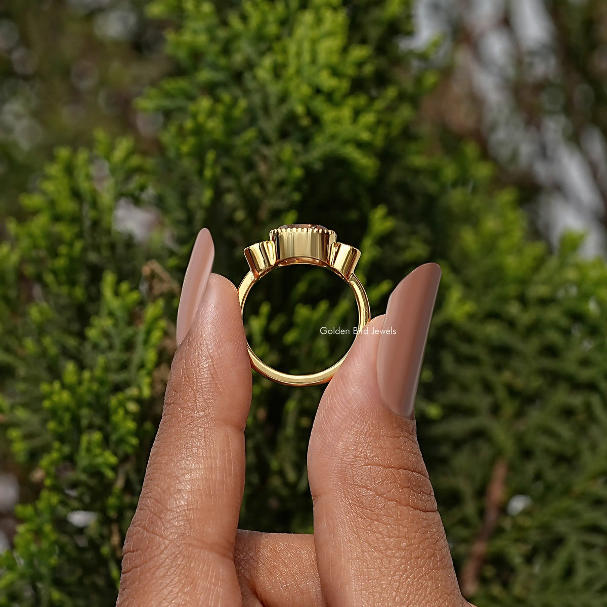Yellow gold ring setting with prongs, open for a center gemstone