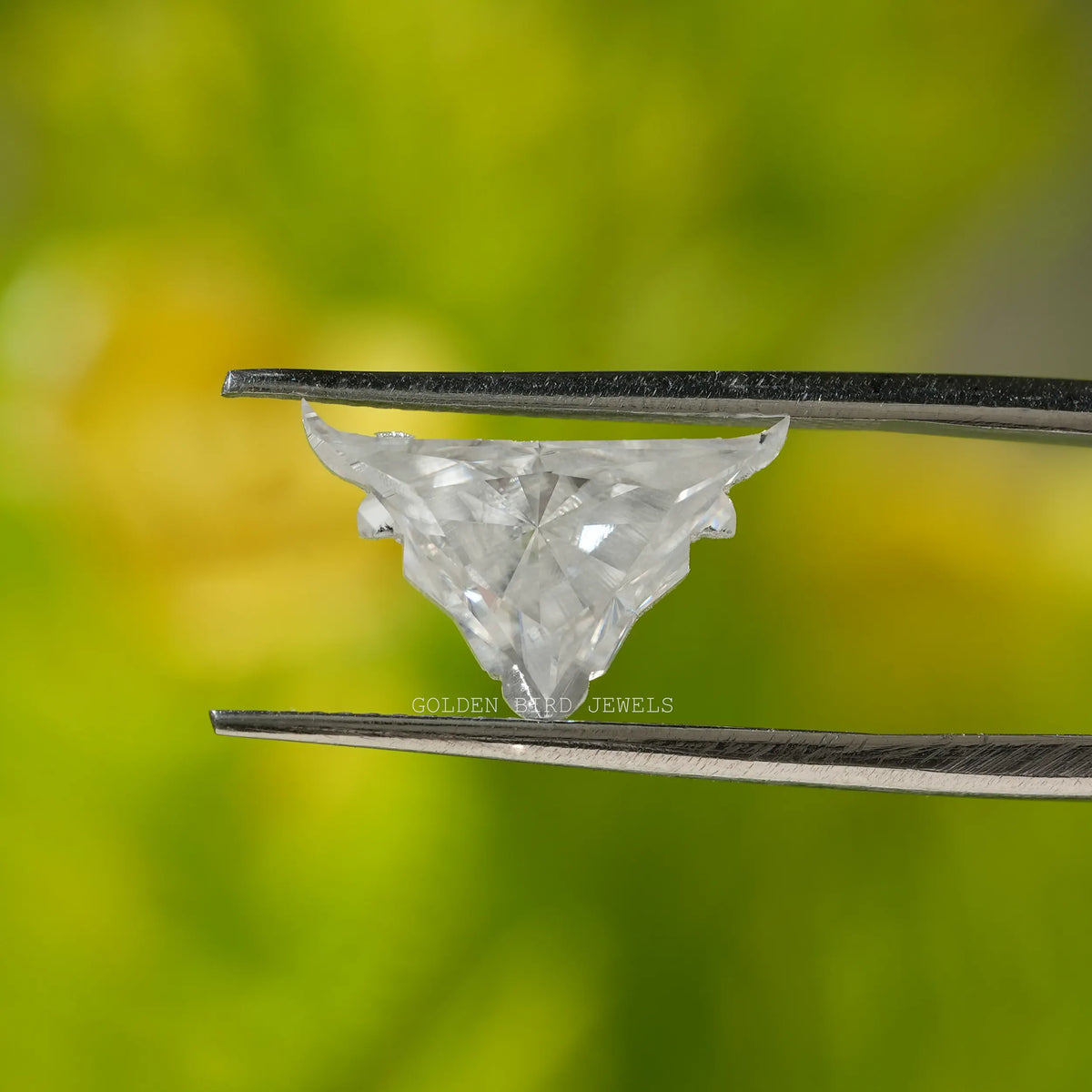  Colorless antique bull face cut moissanite stone