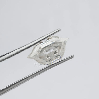 Front view of the tweezer Holding Antique Lips Loose Moissanite Stone In White color 
